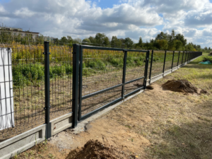 Radkon - Województwo Łódzkie - Bramy Dwuskrzydłowe