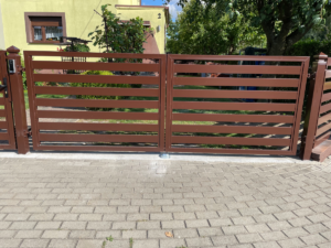 Radkon - Brama Dwuskrzydłowa - Województwo Łódzkie